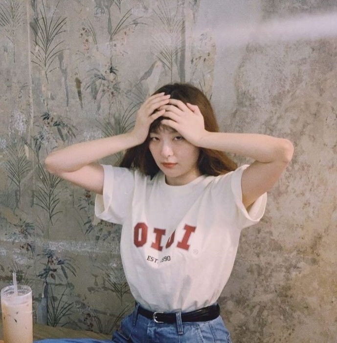 happy birthday, seulgiyah. you deserve all the bests more than the world could offer. i love you, my dear seulgi 💛

#CrownJewelSeulgiDay
#바로_오늘이야_슬기벌쓰데이