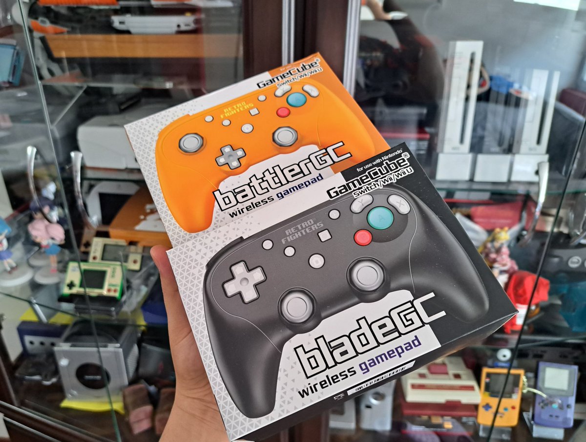 Thanks @8bitmods and @retrofightersco
These controllers are beautiful, it was a great purchase. 
Coming soon my experience in spanish on my youtube channel Parke 8Bits
m.youtube.com/channel/UC7hIU…

#gamecube #retrogamer #wavebird #wirelesscontroller #gameboyplayer