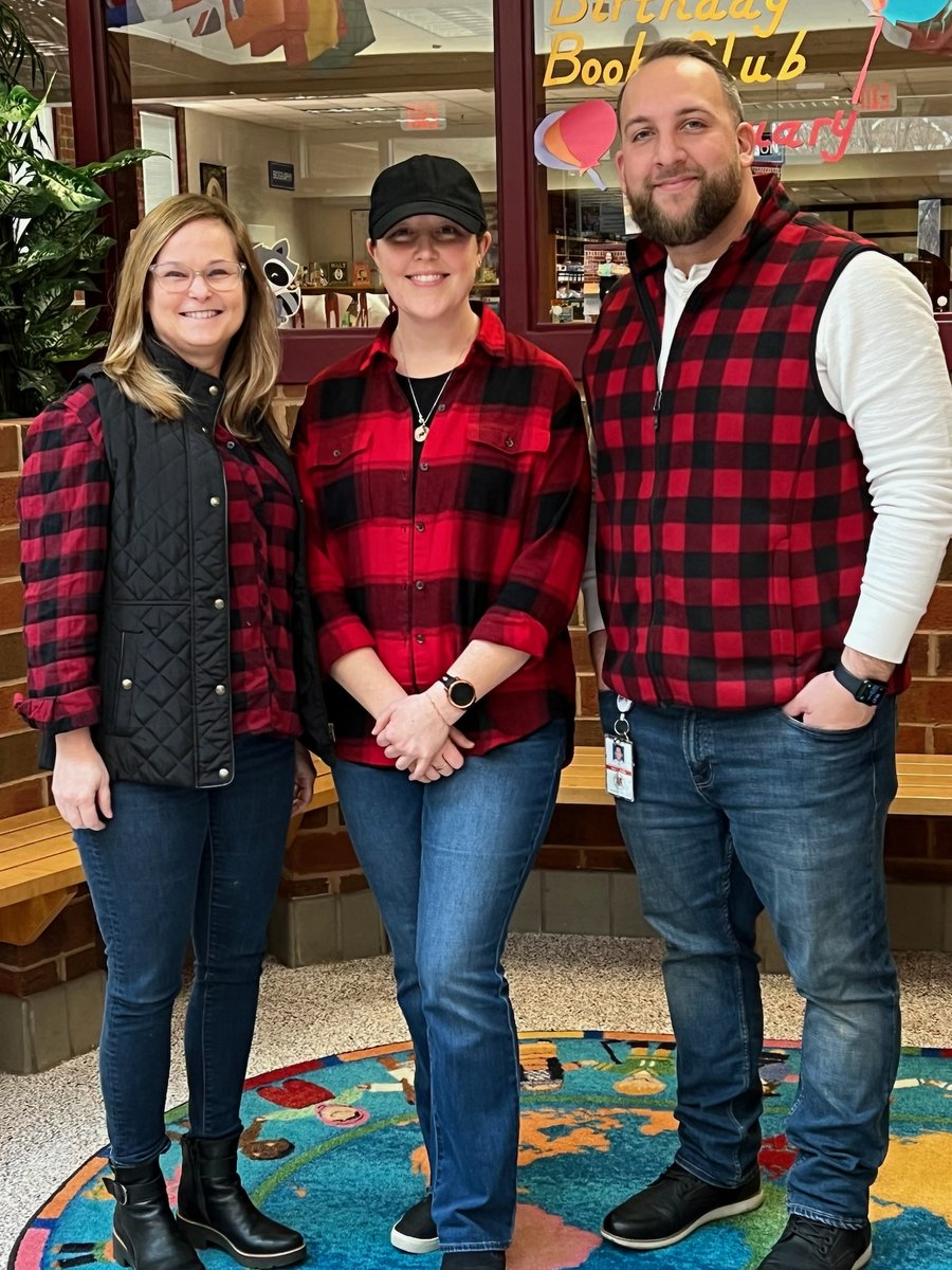 Merry Christmas from our family to yours on this lovely "winter" day! 🤣 #fashionfebruary <a href="/HorizonElem/">Horizon Elementary</a> <a href="/NKraus_LCPS/">Neil Kraus</a>
