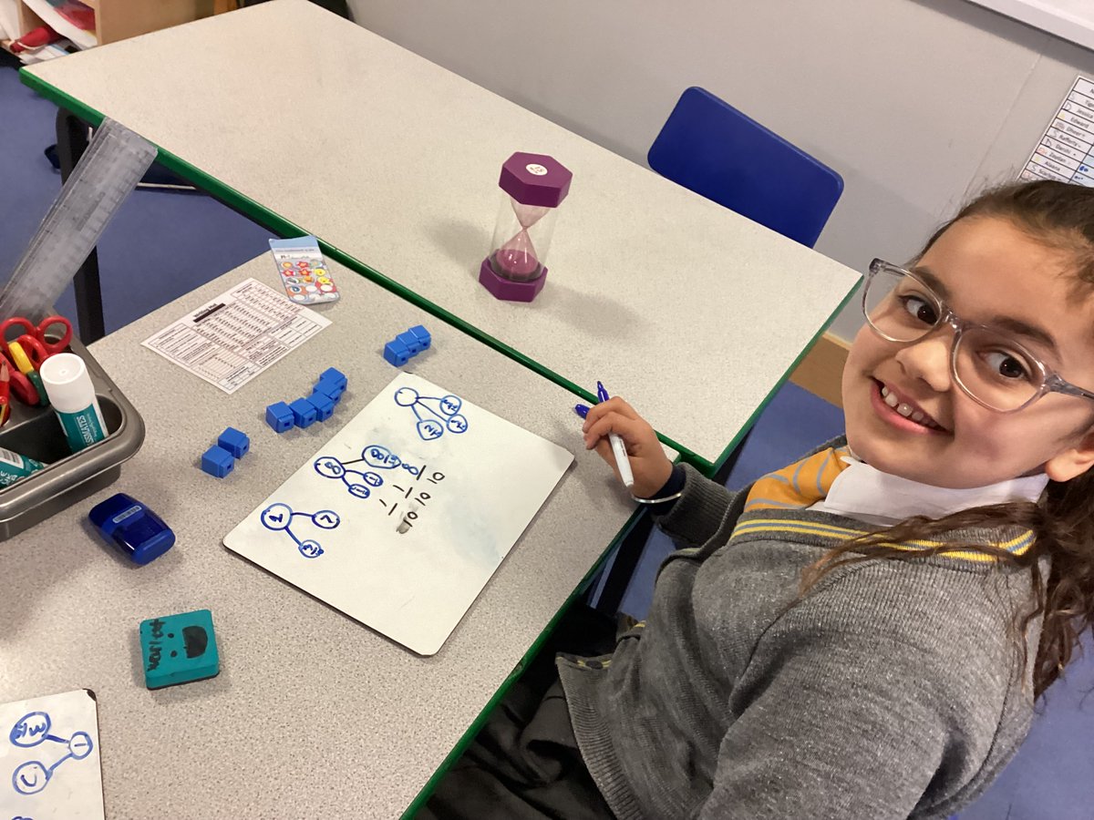 StainesPrepYr3's tweet photo. In Maths this week, #StainesPrepYear3 have been exploring tenths. We used the cubes to represent as many different ways as we could find to represent tenths up to a whole. https://t.co/2SWmQuKUmp