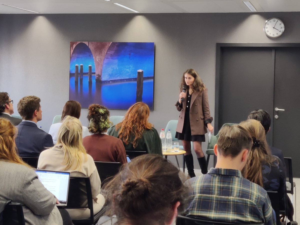 #EVENT | Vandaag organiseert het <a href="/HNPbrussel/">Huis van de Nederlandse Provincies</a> de eerste themabijeenkomst van 2023. Het onderwerp? "The Future of #Plastics!"🥤 

In de panels bespreken we relevante plannen, ambities en uitdagingen op het gebied van #circulaire kunststoffen op EU-, nationaal en #regionaal niveau.