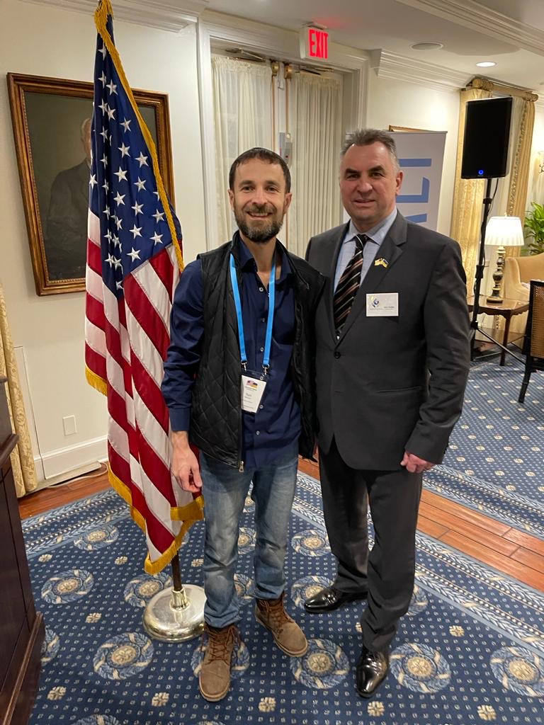UkrHelp_US's tweet photo. #ukrhelp ⁦@washingtondc⁩ at Ukrainian Week Conference https://t.co/yt2U34V0IO