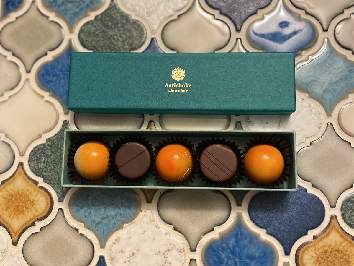 gdkziueblpy's tweet image. 今年のチョコはもう終わり！これ以上買わない！と強い信念を持って決めたはずなのにどうしても欲しいチョコが目の前に現れると一瞬にして崩れる信念、、、いやこれは買うでしょう！