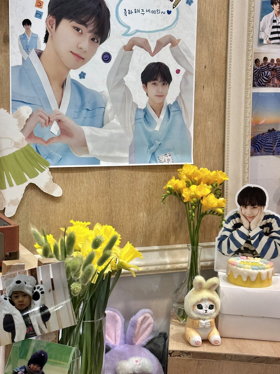 yyangkeeee's tweet photo. 𓆩♡𓆪 플로블랑

역시。。세고최계우유빛깔춤보컬비쥬얼짱천재아이돌최고리더아기고양이라면 마이크를 ♡
아기정원이도 스무살정원이도 아프지말고 행복해야한다 ~~~

#양정원스무돌 #제가스무살이래여의 https://t.co/nXJ2tGhB1V