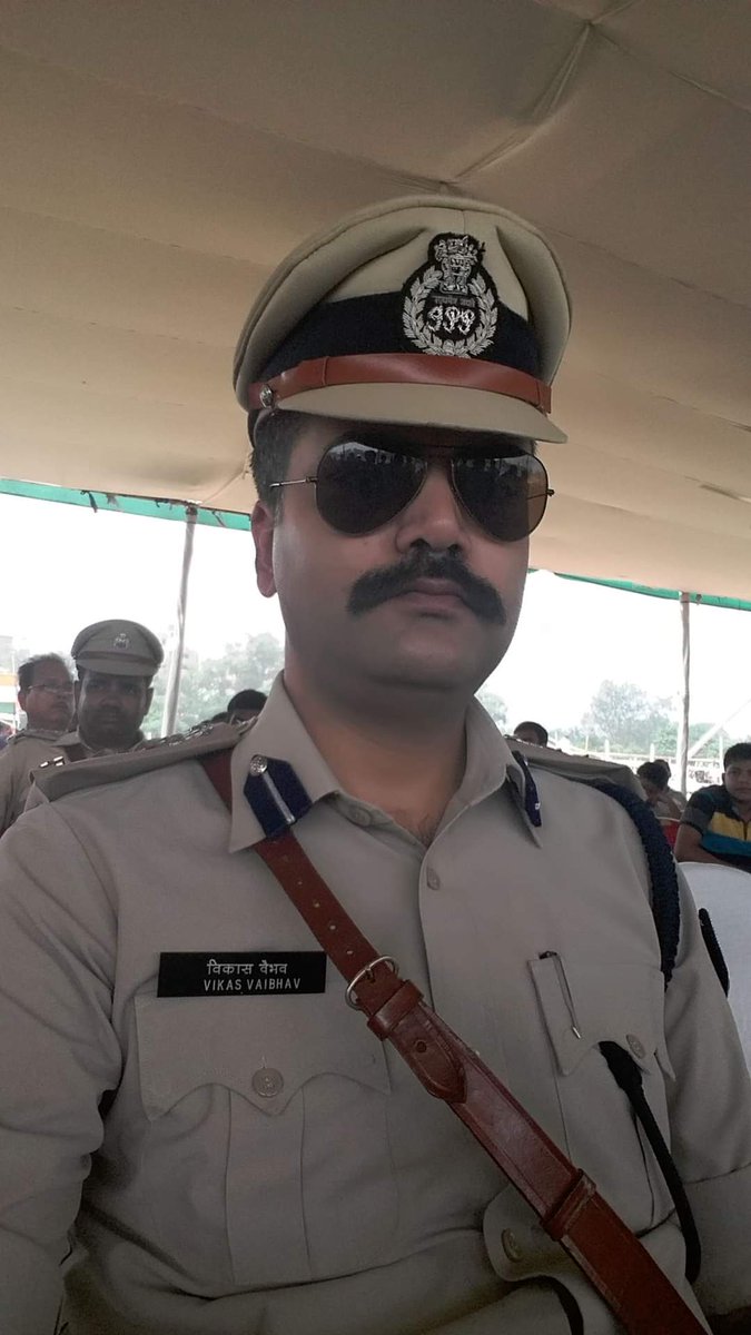 NehaSin19's tweet photo. सपनों की ऊँची उड़ान रखता हूँ,
सीधा-सादा और ईमान रखता हूँ,
हर बिहारी बड़ा मेहनती होता है,
मैं कुछ ऐसा अलग पहचान रखता हूँ.
BIHAR WITH VIKAS VAIBHAV IPS https://t.co/3EeGSFKkFp