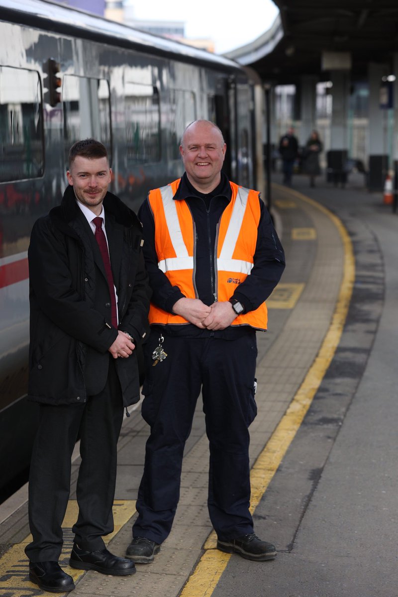 Hightower600's tweet photo. I’d like to wish my colleague and friend Michael good luck with his new position within NI Railways, today is his final day as Enterprise Train Manager. Best wishes in your new role. 

@Translink_NI @TranslinkNIR @Agnewtreeman @mhamill05 @IrishRail @CEOTranslink_NI @richardknox4 https://t.co/GPd6zHbmmc