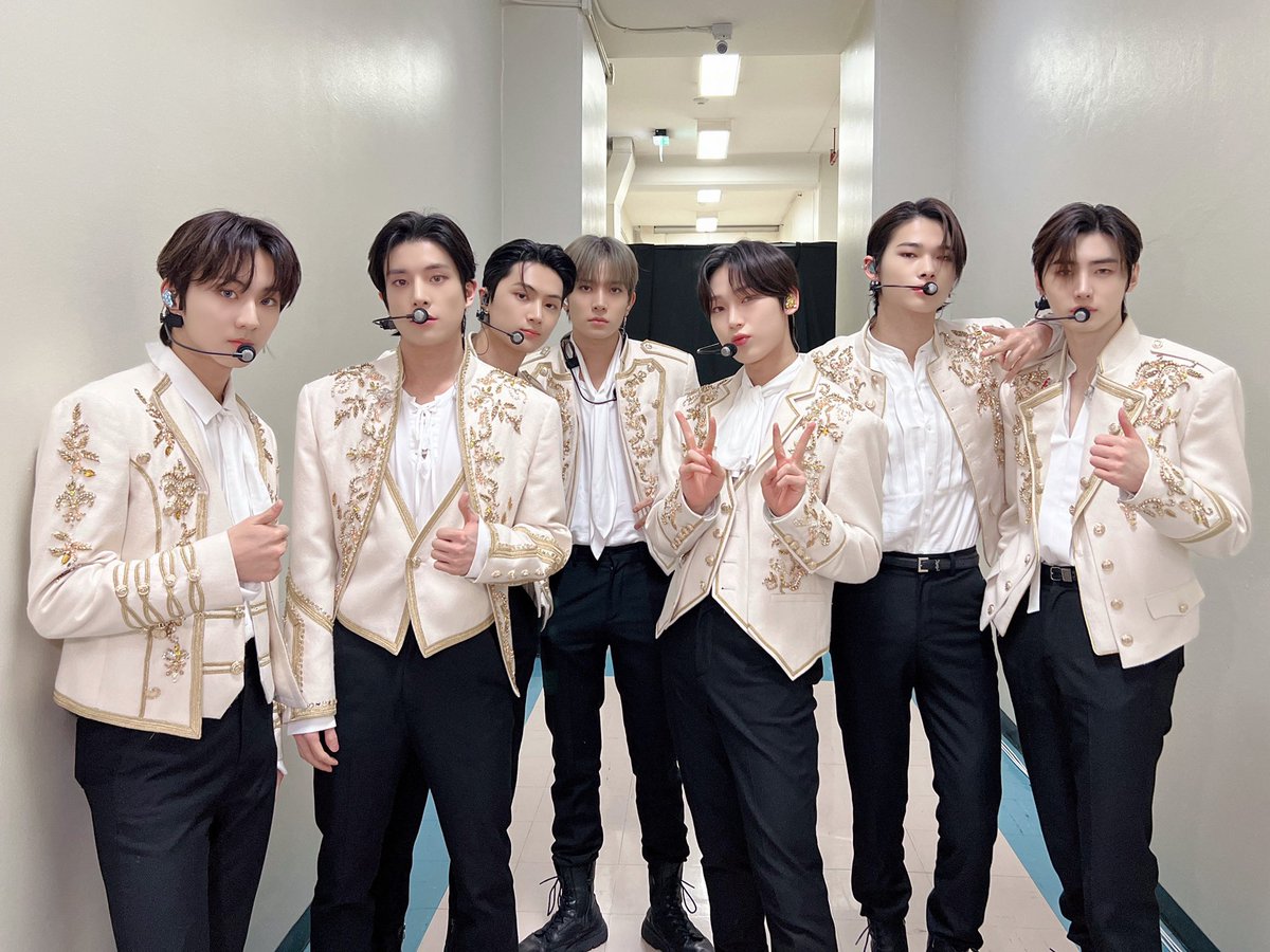 Heeseungm's tweet photo. On the second day of our Manifesto in Bangkok, we are overwhelmed with gratitude for the outpouring of support from our beloved ENGENEs. We poured our hearts and souls into every performance, so hope you enjoyed the stage. Thank you, thank you, thank you, Bangkok! https://t.co/PRNCh6SiJL
