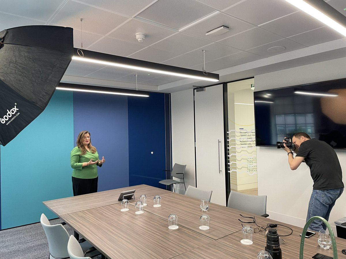 Spent the morning at the <a href="/shippingics/">International Chamber of Shipping (ICS)</a> — thank you so much for your hospitality!! — to get the cover shot for <a href="/PortsHarbors/">Ports&Harbors</a> March/April. The lovely and smart Elpi Petraki will be on the cover. She and <a href="/PJHVerhoeven/">Patrick Verhoeven</a> talked digitalisation and how it affects crew and future talent