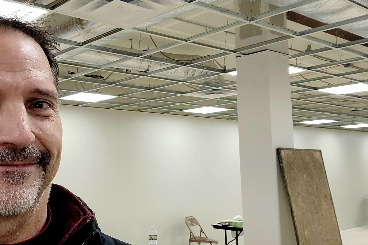 2bDesignStudio's tweet image. Obligatory construction site selfie from the renovation of the Family Security Credit Union branch behind the Decatur Mall...great progress being made by Woodward Construction and their subcontractors!

#CreditUnion #Architect