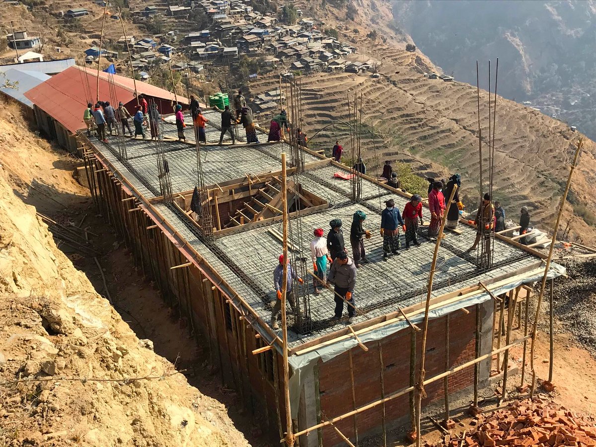 Yesterday, the whole community got involved in laying the first-floor concrete slab at Shree Surya Devi Basic School yesterday in the village of Yarsa. 
Thanks to @NaturfreundeInt for funding this project to help a growing community in #Nepal