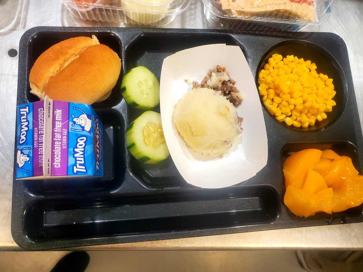 UPSNutrition's tweet photo. Shepherd’s Pie at Whitin today - made with 100% grass fed beef! https://t.co/51tbV6CAZ2