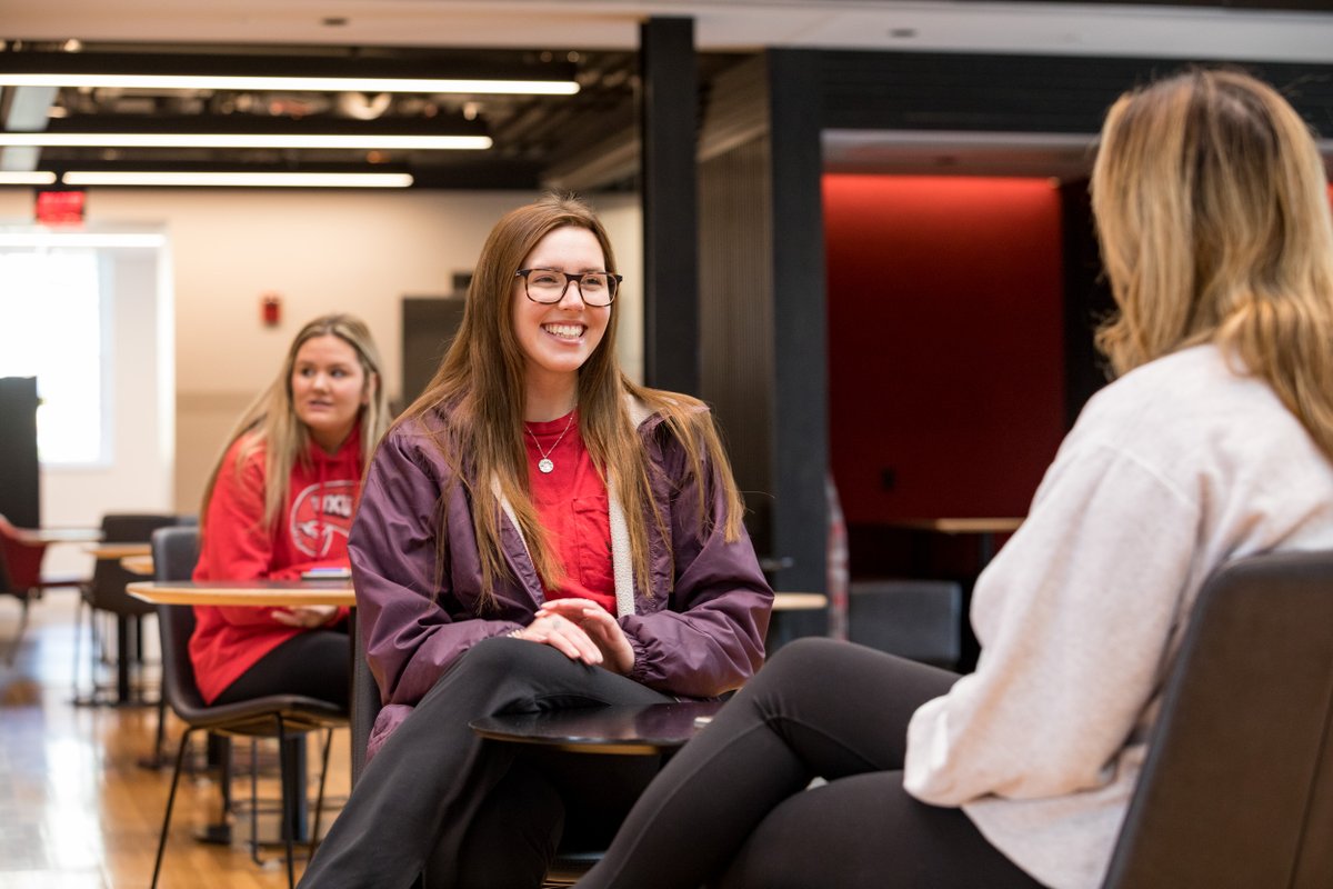 wku's tweet photo. Your journey to the TOP starts with a friendly smile and support from your Hilltopper family. 🔴🔝

Admitted students, it's time to register for Topper Orientation Program! (TOP) 

Reserve your TOP date at https://t.co/gJ0R5j5TrG 

#WKU #CollegeOrientation @WKUAdmissions https://t.co/fYCAFKbLrC