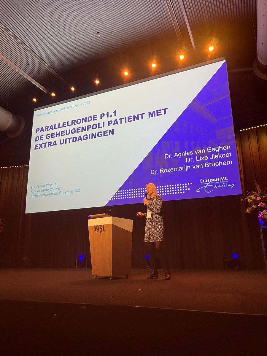 jannepapma's tweet photo. De grote zaal voor onze parallelsessie over uitdagingen op de geheugenpoli een persoonsgerichte dementiezorg! Samen met mijn collega’s Lize Jiskoot, Rozemarijn van Bruchem en Agnies van Eeghen kregen we de zaal bijna vol op de @Geriatriedagen in Den Bosch! https://t.co/DkOIi4Oam2