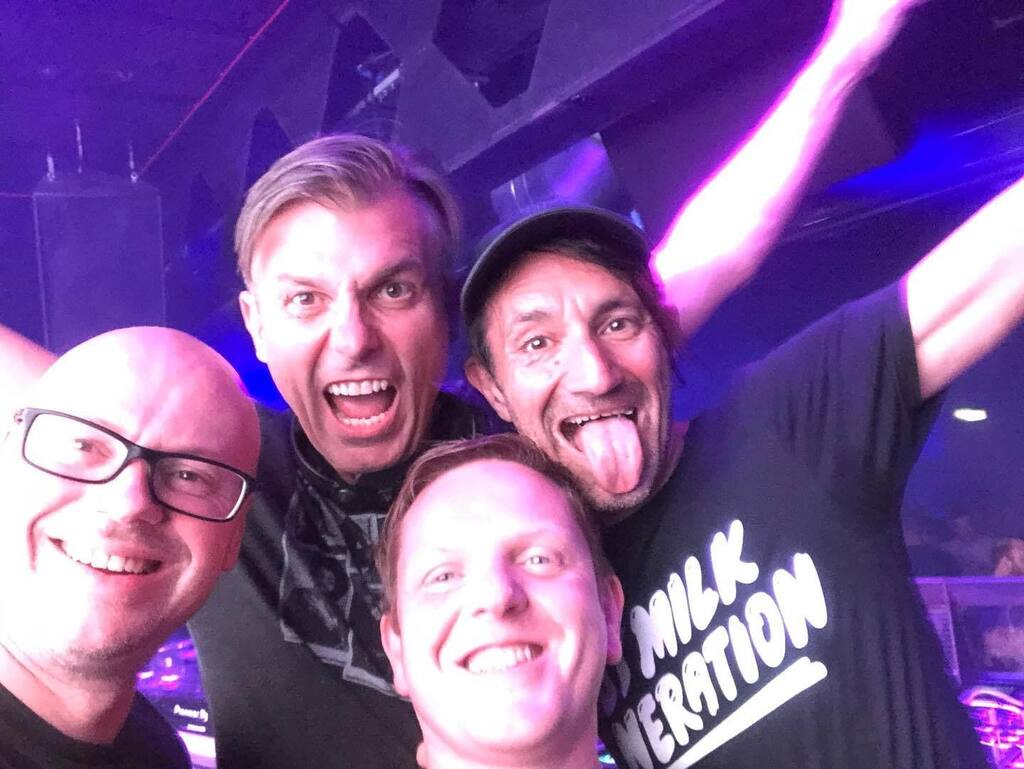 SteveParryDJ's tweet photo. Throwback Thursday 3D and 1S
Dave Seaman Darren Emerson Danny Howells at Ministry of Sound Club a few years back ❤️
#3ddjs #minsitryofsoundclub #djlife #globalunderground #seladorrecordings https://t.co/NadOxWRaxB https://t.co/5qapYgl5wF