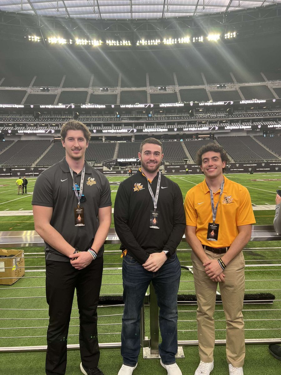 BWFootball_'s tweet photo. Check out our guys in AZ for the Super Bowl with @BWSPMHTM https://t.co/rUVtWykD1d