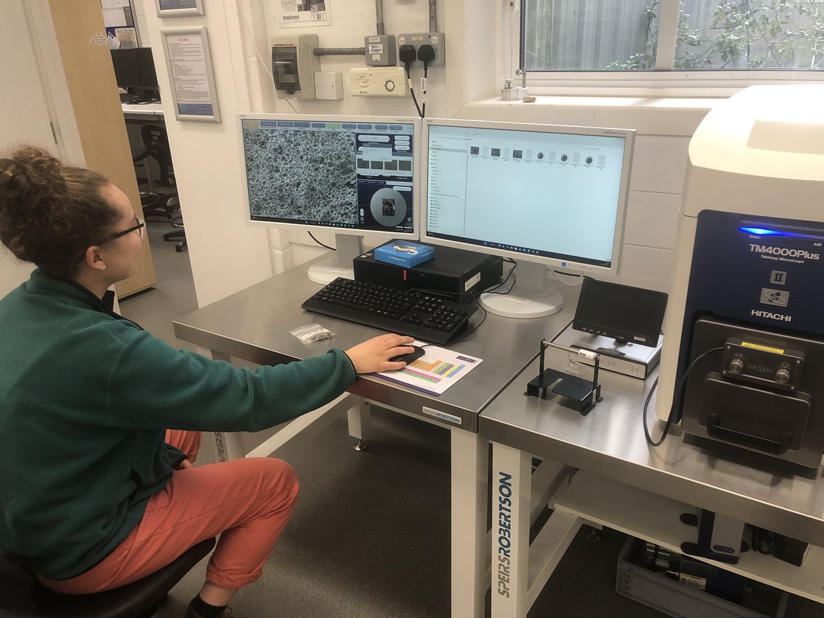 isobelyeo's tweet image. We’re lucky to host @geophysicalice at @NOCnews this week as part of her work detecting #underwater #volcanic #eruptions from #satelliteimagery with @EoCdt. Here she is on the SEM @BOSCORF_NOC looking at how very small things can help to ground truth remote observations.