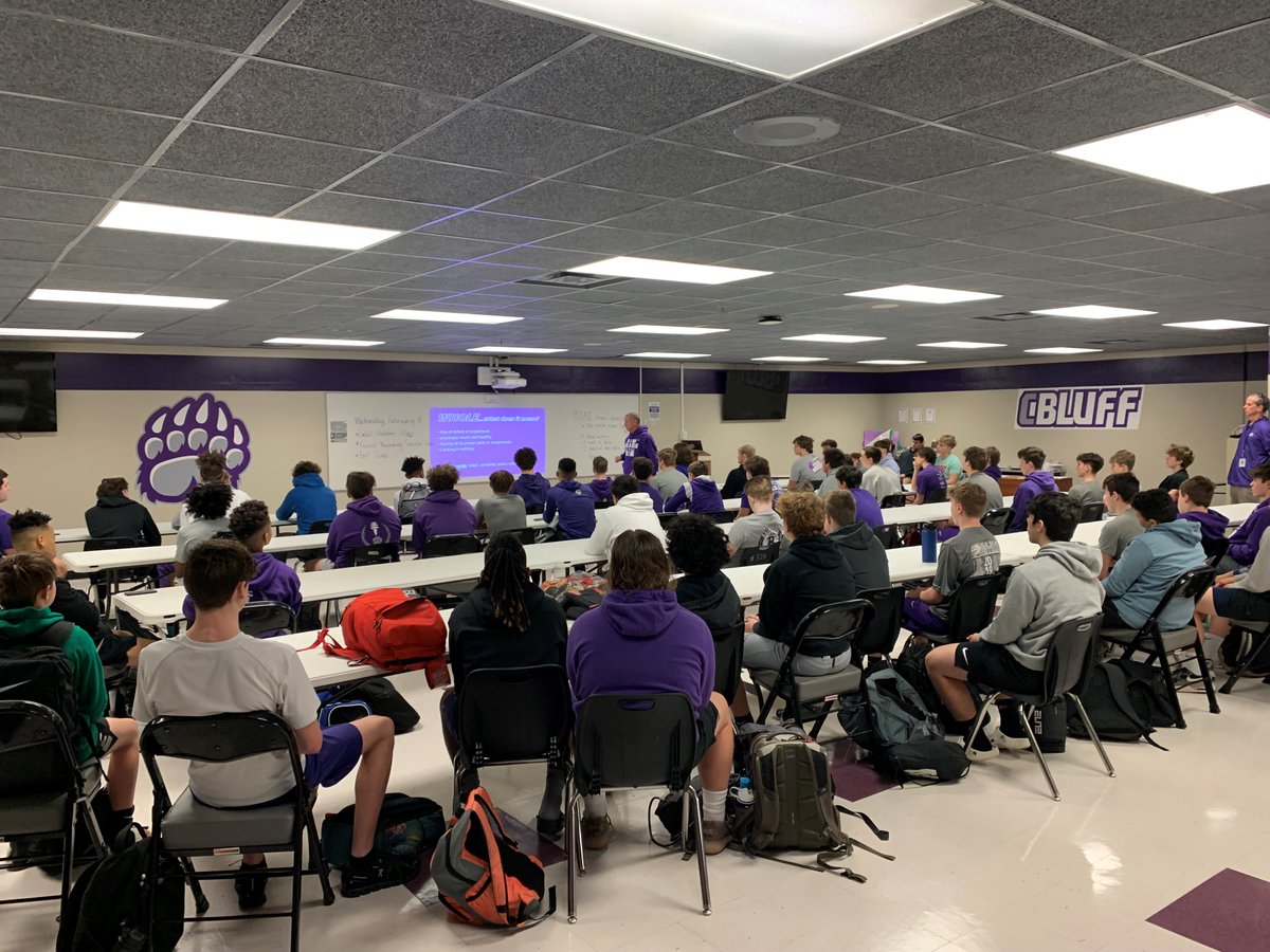 CBluffFootball's tweet photo. Sunrise Workout #2...
Another GREAT morning on the Bluff!
Effort, Focus, and Attitude was NEXT LEVEL!
Coach Griffin sharing about our first Core Value- WHOLE-HEART!
Fun to watch this upcoming Senior Class take over and start to LEAD!
#LINR #Sauce #StackTheDays https://t.co/tqUxUIDQwt