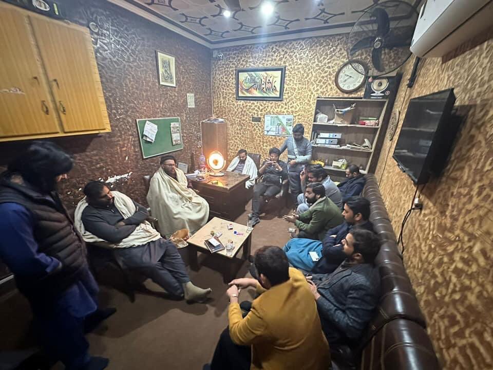 HasnainOwlakh's tweet photo. حلقے سے تعلق رکھنے والے کچھ نوجوانوں سے ملاقات
منجانب:- حسنین اولکھ امیدوار پی پی 76
#pp76 #hasnainowlakh #PTIOfficial #isf
#NintendoDirect #PARKJEONGWOO #RohitSharma #Sanremo2023 #15YearsOfISF https://t.co/EZ0Kv6Q9Jk