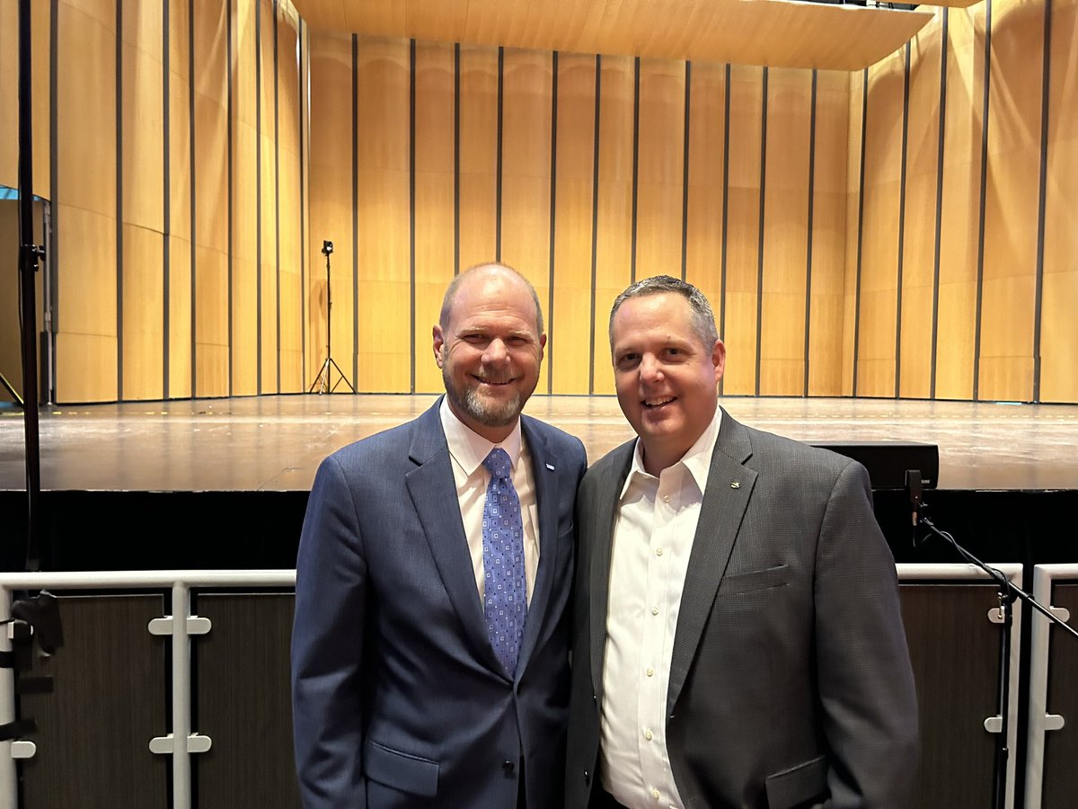 DStephenson75's tweet photo. It was awesome to hear Dr. Kevin Brown speak at our @TMEA Opening Session! Inspiring words! @KBrownTASA @AHISDFineArts https://t.co/ciRUxc2M6D