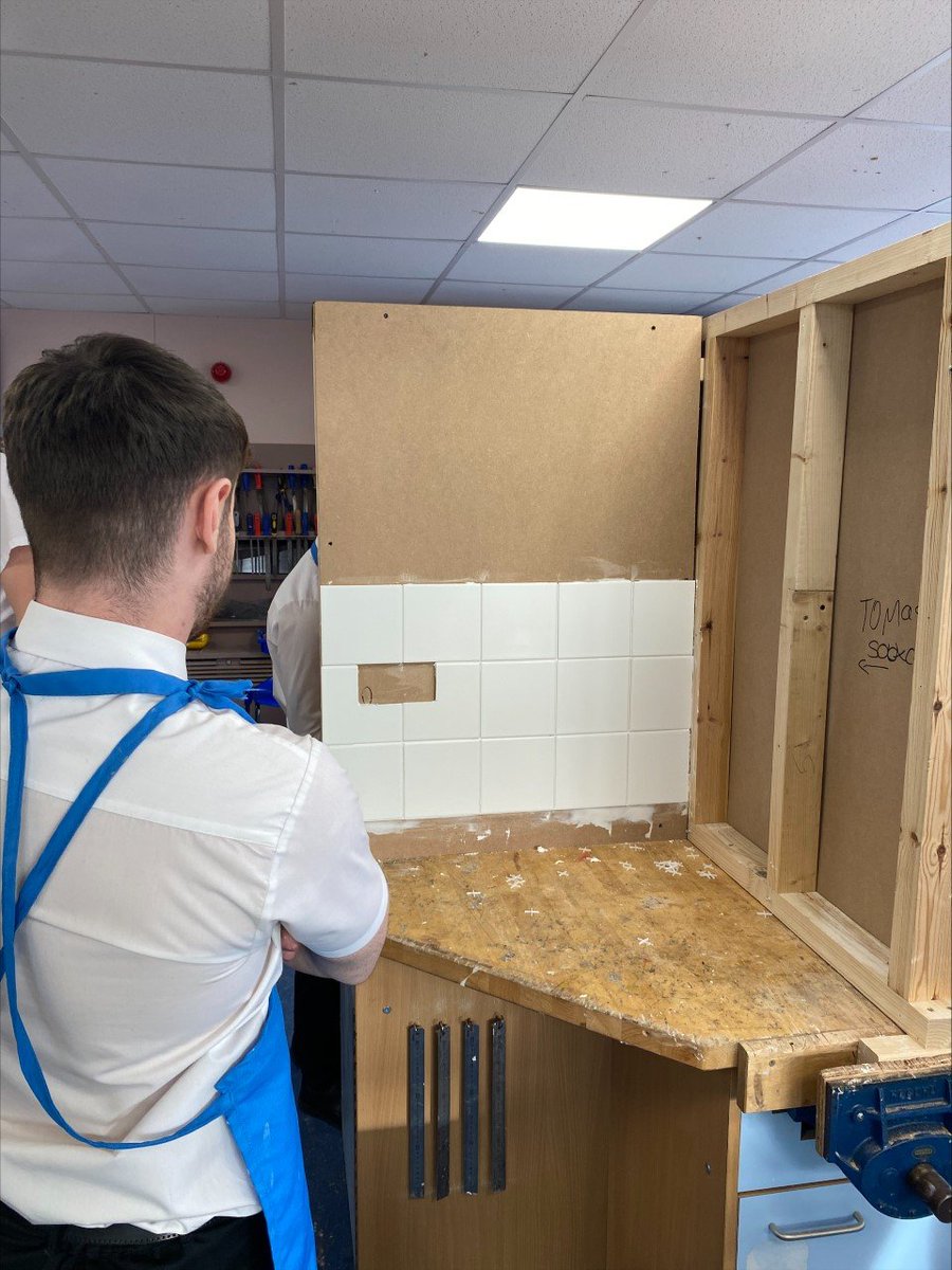 CroftonAcademy's tweet image. Watch out @DIYSOS! Our Y11 Construction pupils are showing their fantastic tiling, grouting , joinery and painting skills as part of their portfolio of evidence. Great attitude towards their learning and progress in the subject #WeAreCrofton #BuildingCharacter #DIYCrofton 🛠️