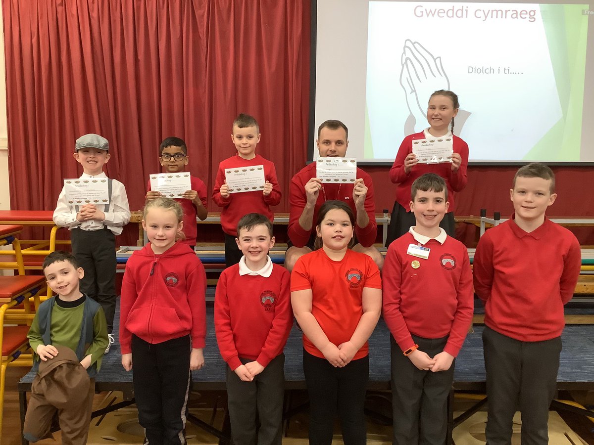 Da iawn pawb! A huge diolch to the Criw Cymraeg who presented in yesterdays assembly. A huge well done to Mr Cooper <a href="/PengamYear4/">Pengam Year 4</a> and Mrs Line <a href="/PengamYear6/">Pengam Year 6</a> this week. Dosbarth pedwar have been using Welsh in their ICT sessions and Dosbarth chwech hosted a carousel of activities.🏴󠁧󠁢󠁷󠁬󠁳󠁿