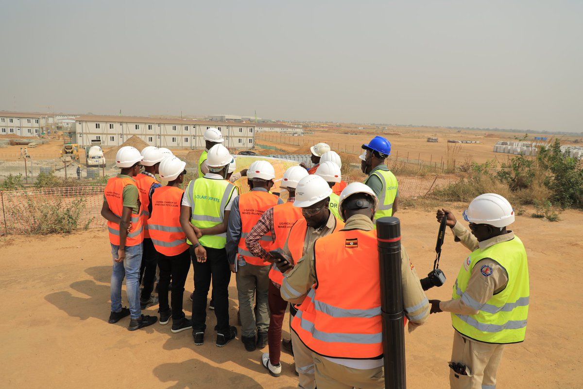 Patrici41583187's tweet photo. # Day 2 of #UCMPVisit. At Tilenga project. About 420 wells are to be drilled on 31 pads so as to minimize environmental impact due to prints. https://t.co/lC0dCx5S3R