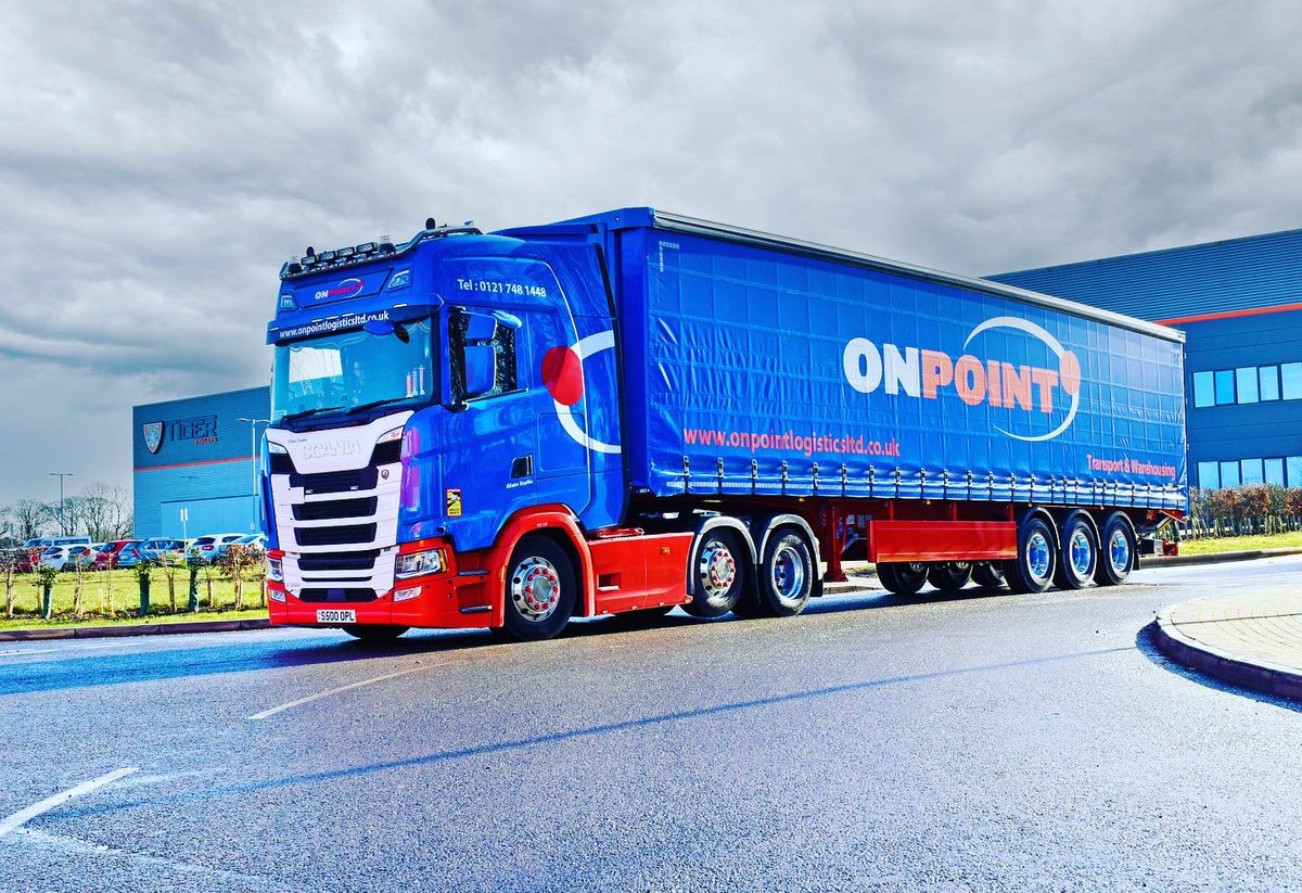 onpointlogltd's tweet photo. First of 18 new trailer rolling out of the state of the art @tigertrailers facility 🔵🔴 #onpointgroup #tigertrailer https://t.co/tf5rcdaxEW