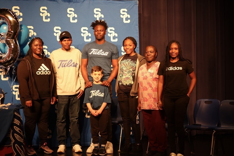 StarCitySchools's tweet photo. It was an exciting day for Bulldogs Mason Taylor and CJ Turner. Mason signed with Henderson State University and CJ with University of Tulsa. Congrats guys! #Bethebest https://t.co/rgTZUlNauW