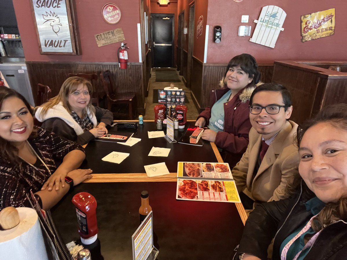 RHernandez_PHHS's tweet photo. Last day of SIOP!!! 🥳 Had an awesome time with these amazing peeps! 🫶🏼 @SGarcia_SVES @LMeraz_SVES  @vochoa_SVES @Karmendariz_DWS https://t.co/cM8jlZX0Im