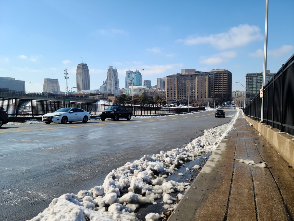 hopefaithkc's tweet photo. Today our #CleanUpKC Crew was snow plowing sidewalks over the bridges and in some neighborhoods. This makes it easier for the many Kansas Citians that have to walk! Thanks, @KansasCity!  #NoSnowDayHere #WorkKC https://t.co/NpNxzNCwLw