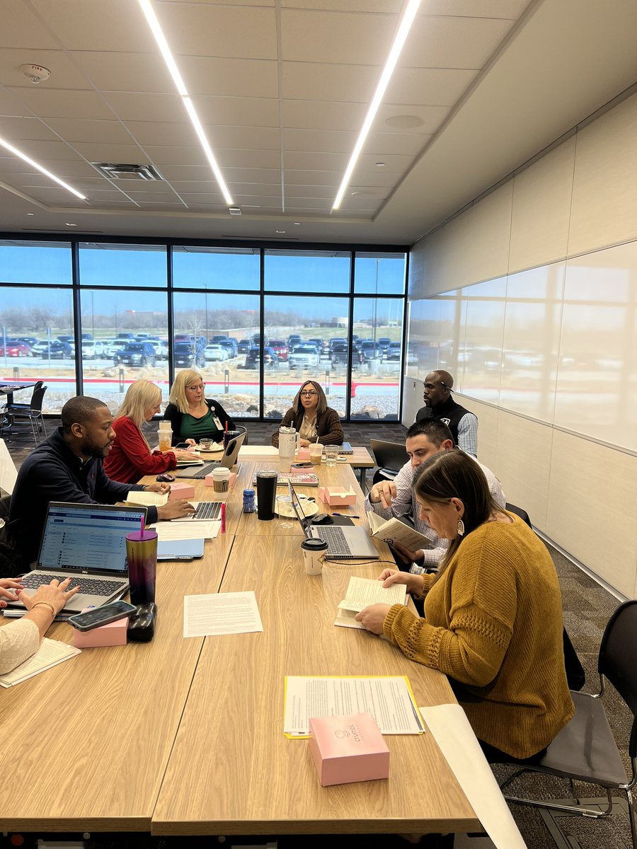 DrAOwls4ever's tweet photo. Best Principals learning and leading The Way of the Shepherd. #LeadFromTheHeart #LeadLikeAShepherd @EMSISD https://t.co/cicl6yr8bB