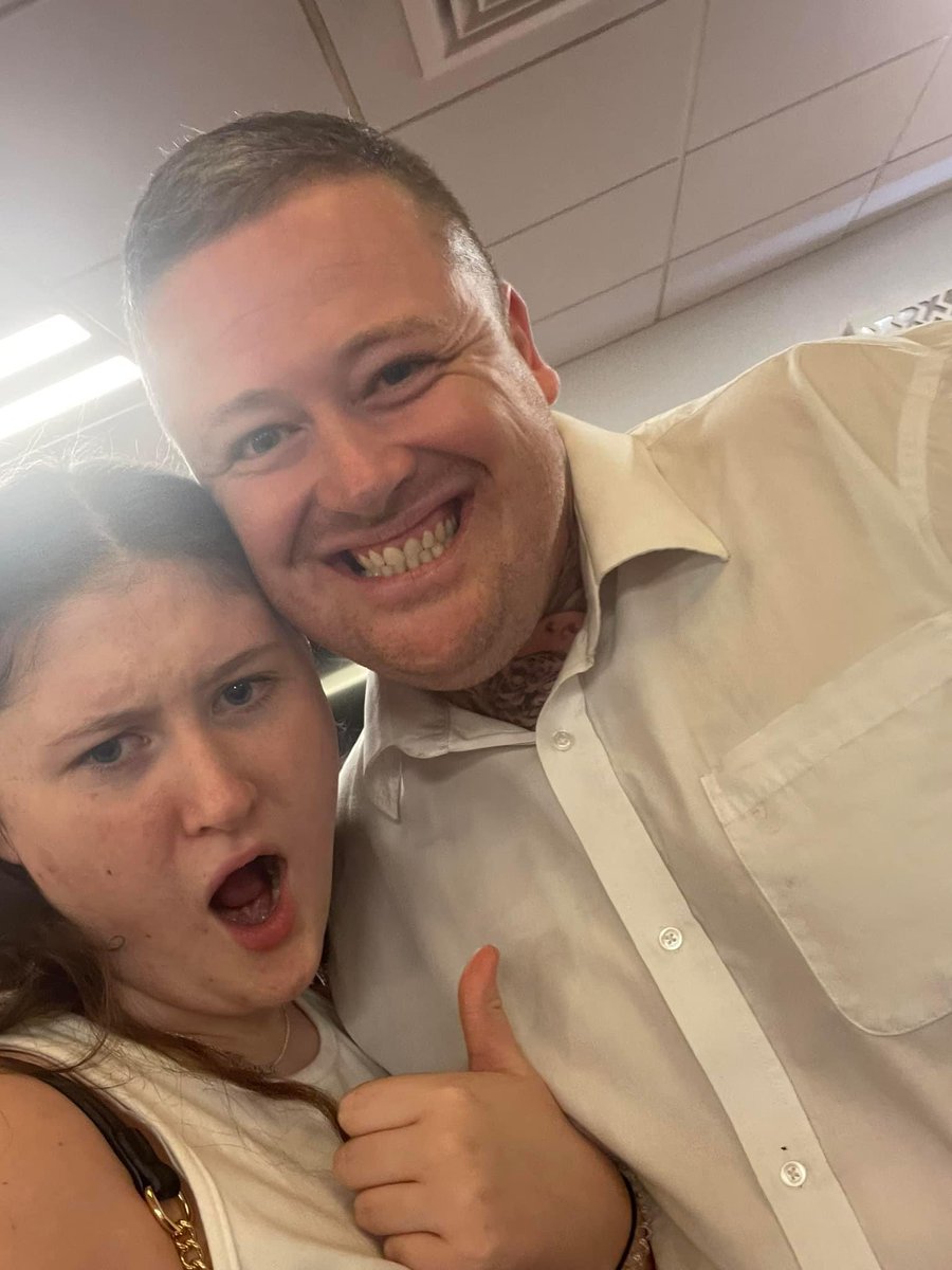 My cousin Iain Staveley has been missing since yesterday.  
5’ 11 with Manc. accent. He’s from Manchester area but has friends in Carlisle. Please keep a look out for him as his family are all worried. 💕 #MissingManchester