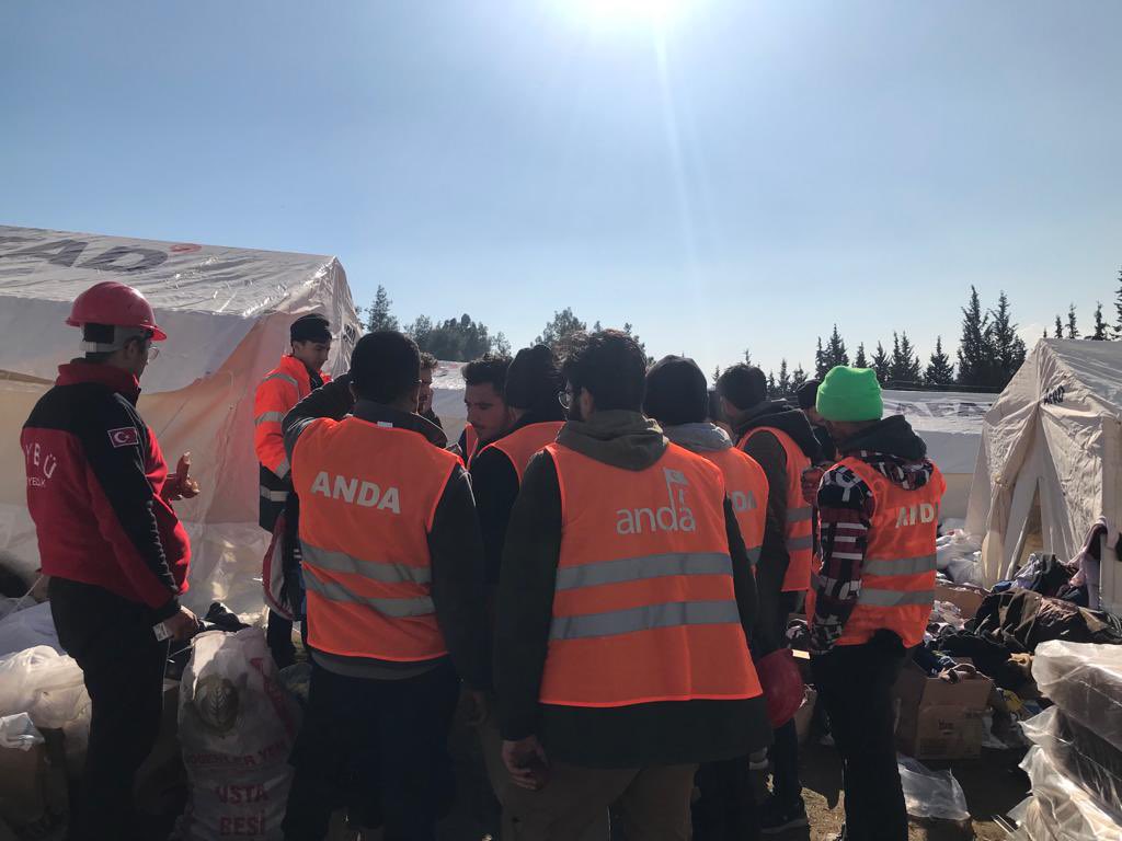 📍Hatay

Deprem mağdurları için kurduğumuz çadırlara gönüllerimizden gelen yardımlar ulaşmaya devam ediyor❤️

#hatay #deprem