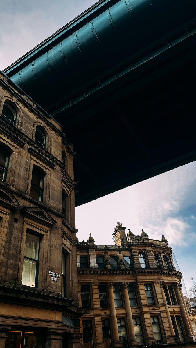 DanJamesGiles's tweet photo. Under the bridge 🌁 https://t.co/m2Q0dpltW3
