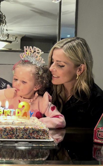 Irmateranv's tweet photo. ¡Mi cumpleañera de ayer, TE AMO mi amor! ¡Gracias por tanta felicidad! #2 🎈🎈🎈 https://t.co/VMDY2dSOeC