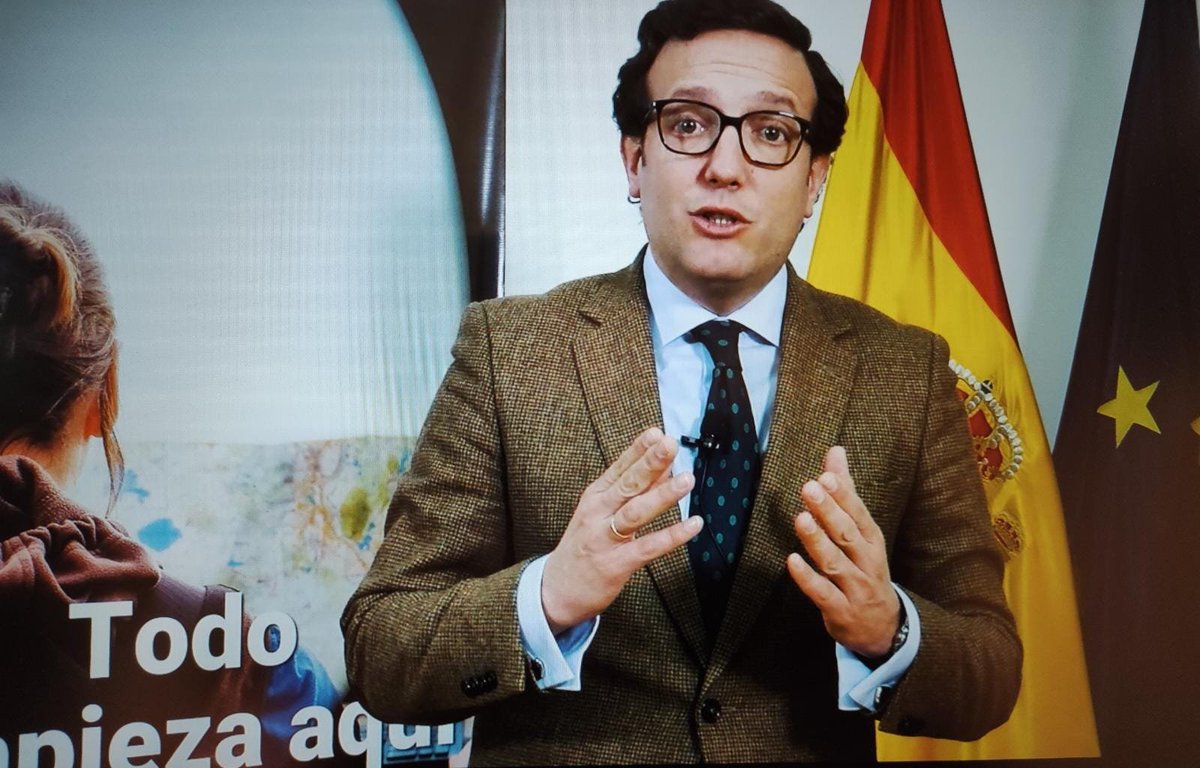 sepiegob's tweet image. 🔴 Jornada virtual de resolución de dudas, proyectos de movilidad con Acreditación Erasmus E. Escolar (KA121-SCH) y Educación de Personas Adultas (KA121-ADU).

🔹 Bienvenida, @AGentilAO, director del SEPIE.
🔹 Andrés Ajo, director de la Unidad de E. Escolar y de Personas Adultas.