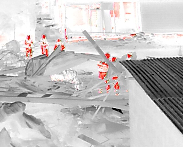 ConflictTR's tweet photo. Fly BVLOS Technology, deprem bölgesinde arama-kurtarma çalışmalarında yüksek teknolojiye sahip dronelar kullanıyor. https://t.co/mqMX8YG3Kr