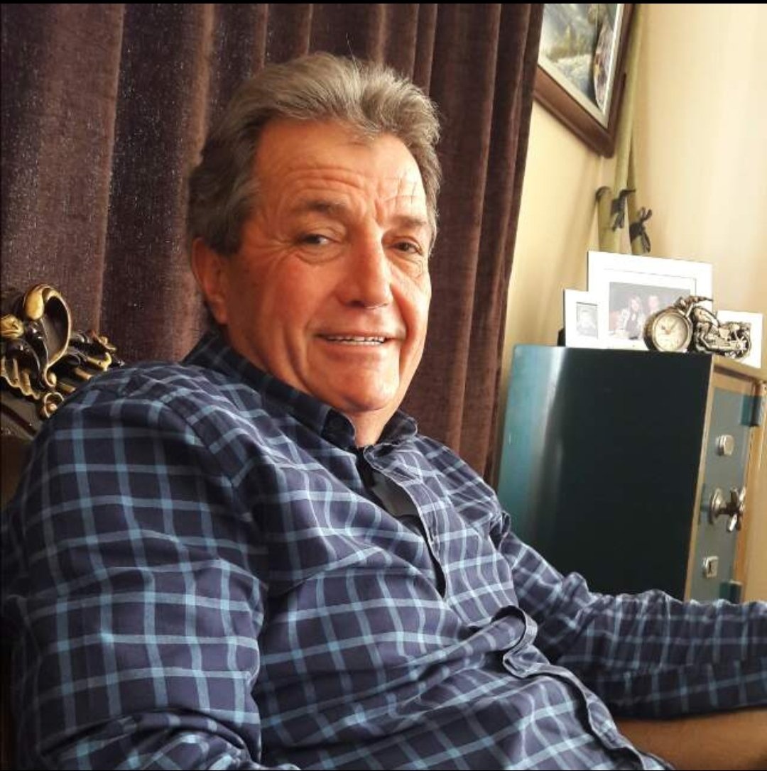 Ariel_D's tweet photo. Adana'da sag kurtulanin olmadigi, kacak katli, incecik ve eksik demir kolonlu, deniz kumu cimentolu, cimentosu kurumadan insaata baslanmis, 90+ kisiye mezar olmus Hasan Alpargun apartmaninin muteahhiti asagilik Hasan Alpargun. Bu surati ezberleyin #adana #deprem https://t.co/QEjOqPpJRb