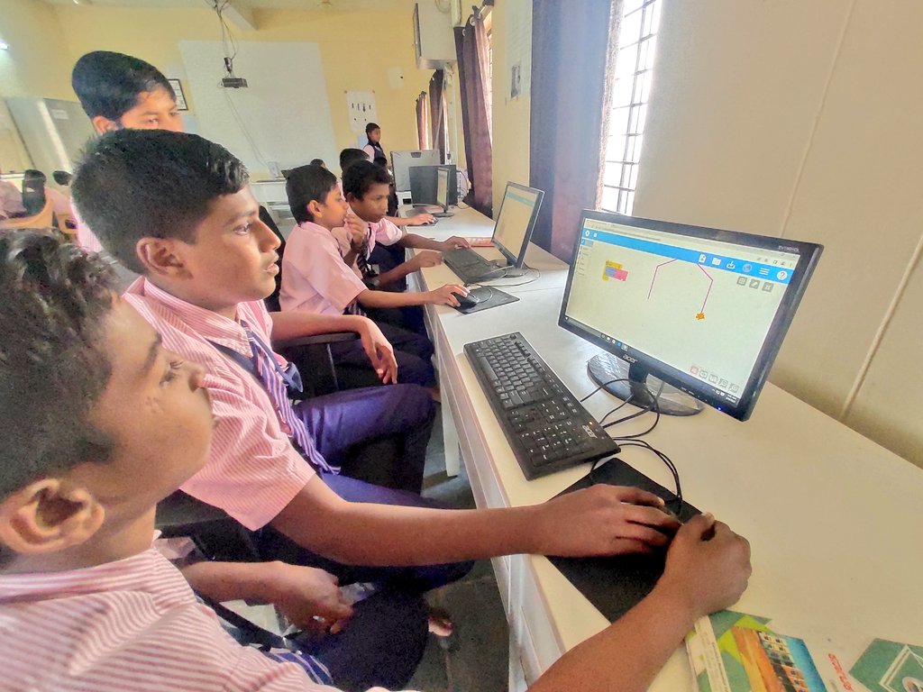 EmrsKonchur's tweet photo. Turtlesugarlab logo inspired programming class.
#Computer_class
#creativeprogram
@Captain_Mani72
@ed_kreis @NageshSS7
@shobhana_88 @Sindhu_swd
@RSEA_Karnataka @MahadevaShimoga
@nests_emrs @TribalAffairsIn https://t.co/MAMi5eq3Kb