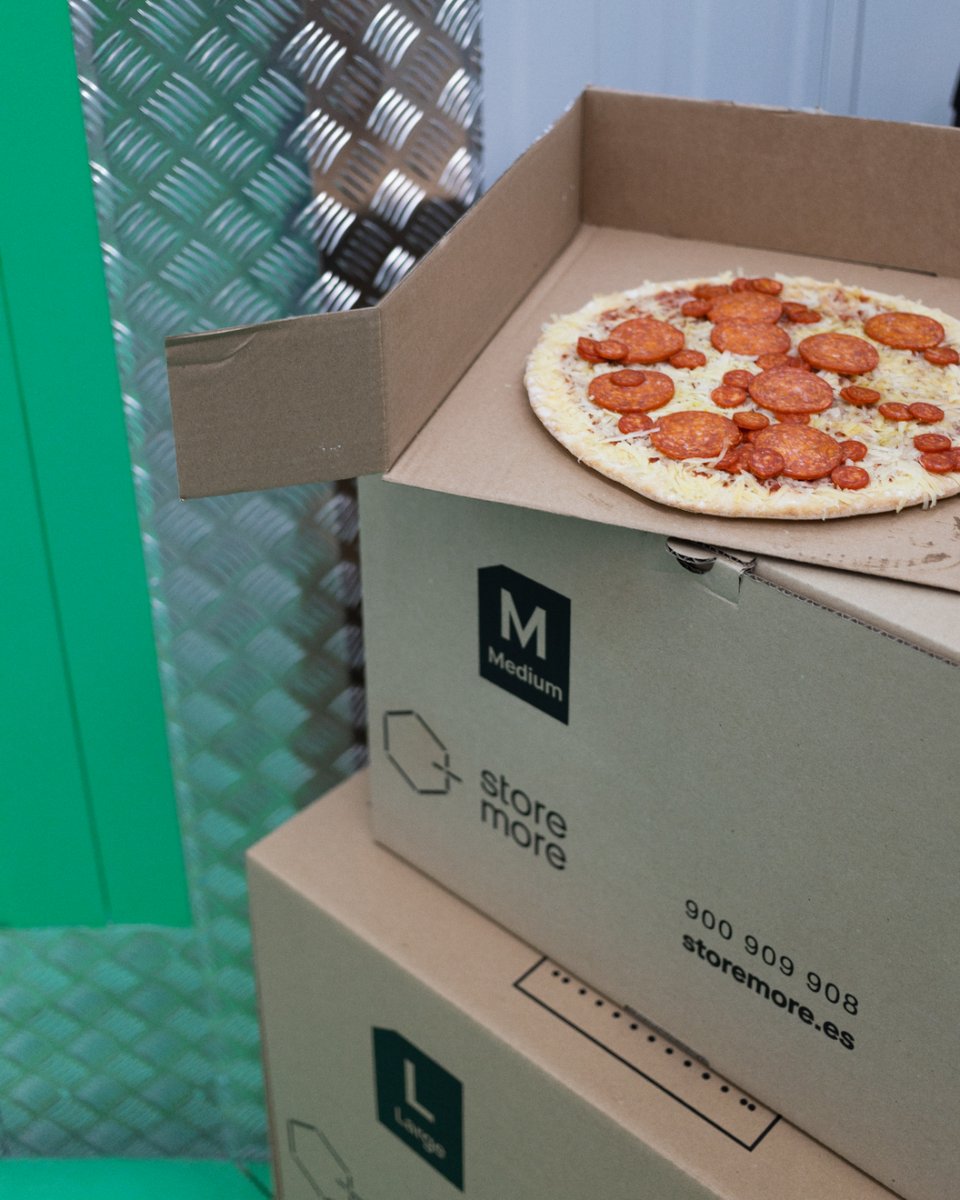 StoremoreES's tweet photo. ¿A cuántos os han engañado con una pizza a cambio de una mudanza? 🍕📦
#DíaMundialDeLaPizza #WorldPizzaDay #PizzaDay #pizza #storemore #mudanzasmadrid #mudanzas https://t.co/PASyv3wIsA