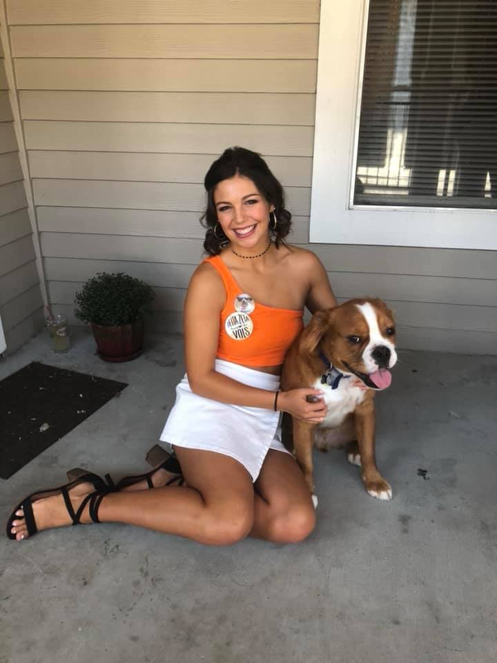 slamdot's tweet photo. Say hi to Search Strategist Miranda! She loves helping clients from across the US thrive with digital marketing. Hiking, running, reading, &amp; hanging out with friends are her fave hobbies💚

Fun Fact: She traveled to Costa Rica to rehabilitate leatherback sea turtle nests in 2018! https://t.co/rfsNpmrstv