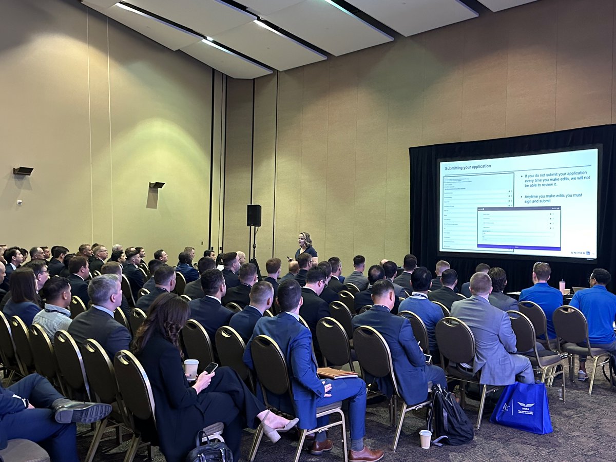 United representing at the fantastic annual NGPA pilot recruiting conference in PSP🌴🌈. 

Looking to add some great new aviators to our United flight operations family! ✈️👩🏼‍✈️👨🏾‍✈️
<a href="/weareunited/">We Are United</a> <a href="/UnitedAviate/">Aviate</a> @NGPA2