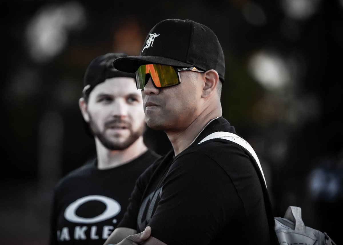 PhotoSilvas's tweet photo. What a great combination @justchilly and his Flight Club team and @oakley 🕶️🏈
#superbowl2023
#nfl
#asufootball
#azhighschoolfootball
#azphotographer
#sportsphotography
#editingfun https://t.co/bgiDj8AYjs