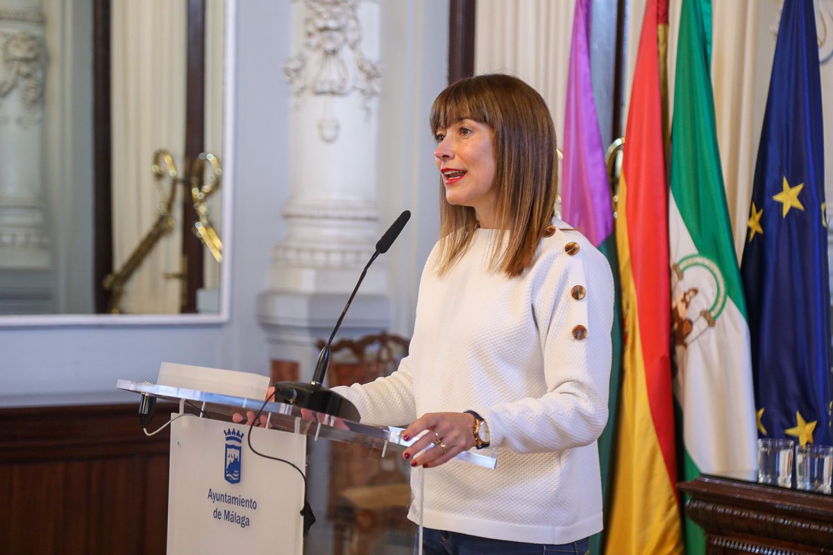 malaga's tweet photo. En el acto de apertura, celebrado en el Salón de los Espejos del Ayuntamiento, han participado el alcalde, @pacodelatorrep; el presidente de @diputacionMLG, @Francissalado; la delegada de @IgualdadAND, @ruthparticipa; y el directora académica de @fguma, Mar Soto https://t.co/lXTw3NbNyX