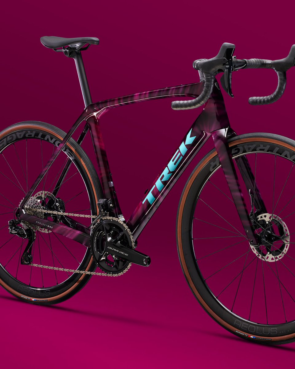 TrekBikes's tweet photo. Bright rides and good vibes meet with Project One ICON Tie Dye. Whether you want to go far-out or keep things mellow, Tie Dye’s six color choices let you create a ride as radical as you are—ya dig? 🚲🌈

Get groovy: https://t.co/aB0F2QIlLE

#trekbikes #trekprojectone #icon https://t.co/6z8I1Uxrza