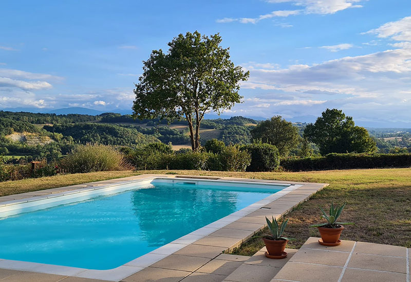 Domaine l'Arpent is located in one of the most beautiful places in the Midi-Pyrenees, France. This Gascon farmhouse from the 18th century is equipped with all conveniences &amp; comfort 
You can enjoy breathtaking views of the magnificent peaks of the Pyrenees
adults-only-guide.com/domaine-l-arpe…
