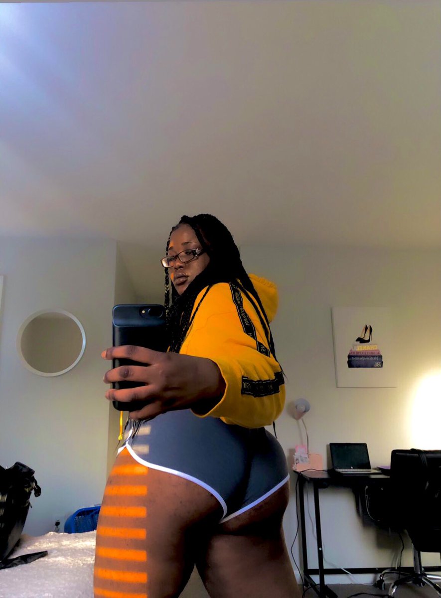 🌞BADGYALGOODLIFE🌜 on Twitter: "RT @theeestallion: 6’1. Long chocolate legs 🐎"