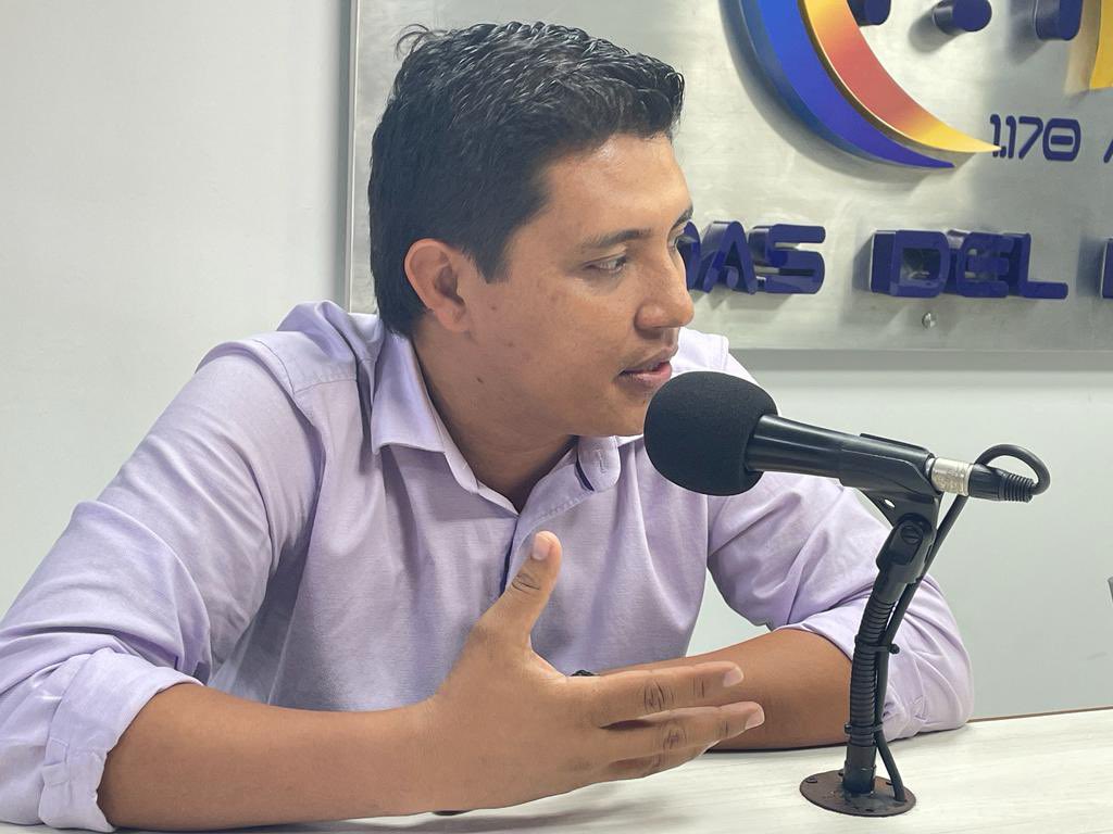 gustavobastof's tweet photo. Un saludo muy fraterno a esos periodistas de las regiones que se la guerrean para poder mantener sus medios de comunicación, sus espacios radiales, digitales y que son persistentes en lo que les apasiona. 
Tienen una gran responsabilidad de poder transmitir y comunicar. https://t.co/499zPQuuKu
