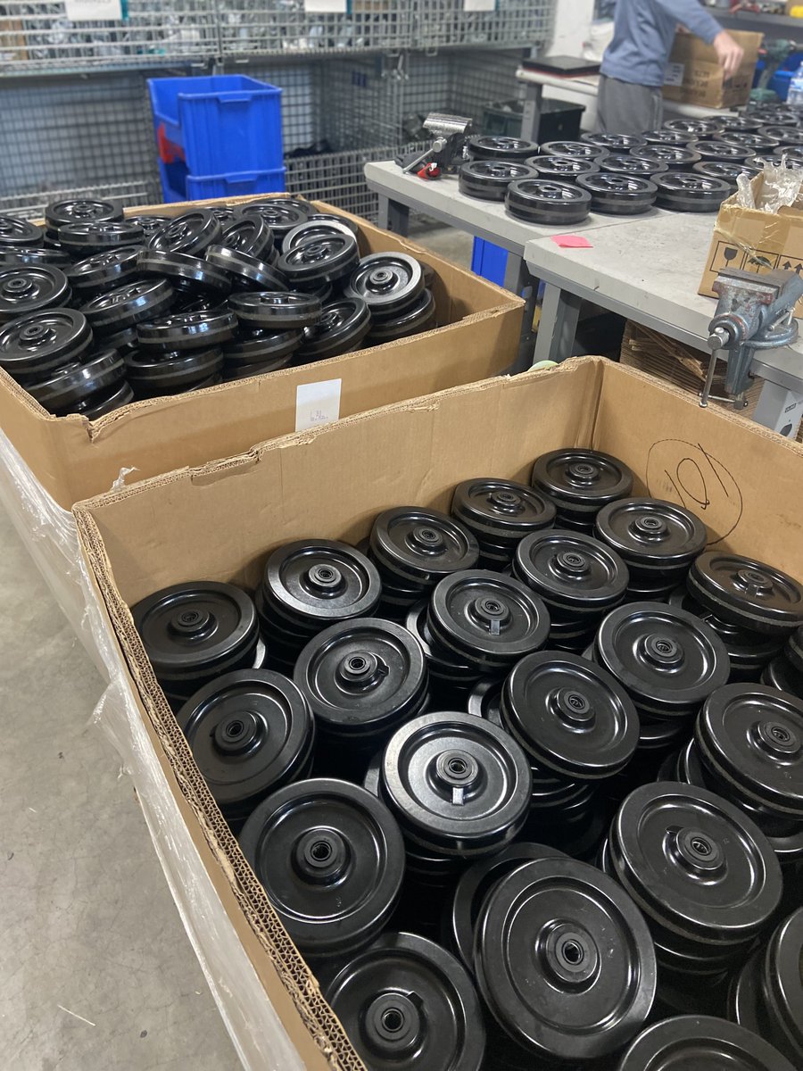 AccessCasters's tweet photo. We have 4x2, 5x2, 6x2 and 8x2 #phenolic wheels in stock! Our assembly team has been busy putting bearings in wheels and assembling phenolic casters for our customers. 

 #Casters #Chicago #Materialhandling #phenolics #Fabrication #MRO #Engineering https://t.co/pK7Uoo0IOY