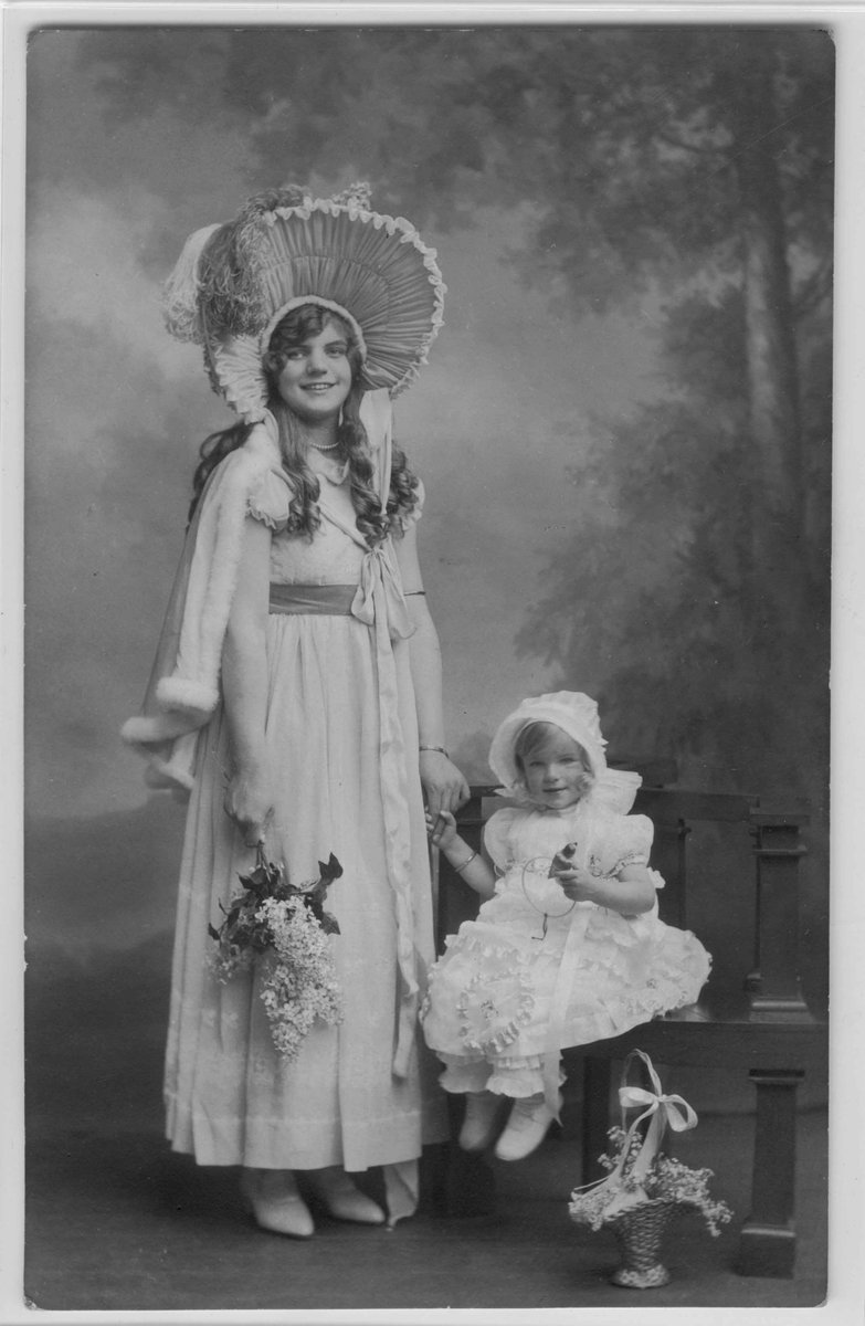 Postcard showing the Gretna Green Bride Hannah Walt, taking part in the Carlisle Historical Pageant, August 1928. Her pretty young unknown flower girl sat alongside her

#CarlisleArchives 
#EYALove <a href="/Devils_Porridge/">The Devil's Porridge Museum</a>
<a href="/DumGalLibraries/">Dumfries & Galloway Libraries</a>
<a href="/Pageantry_AHRC/">Historical Pageants</a>
#GretnaGreen 
#wedding #brides